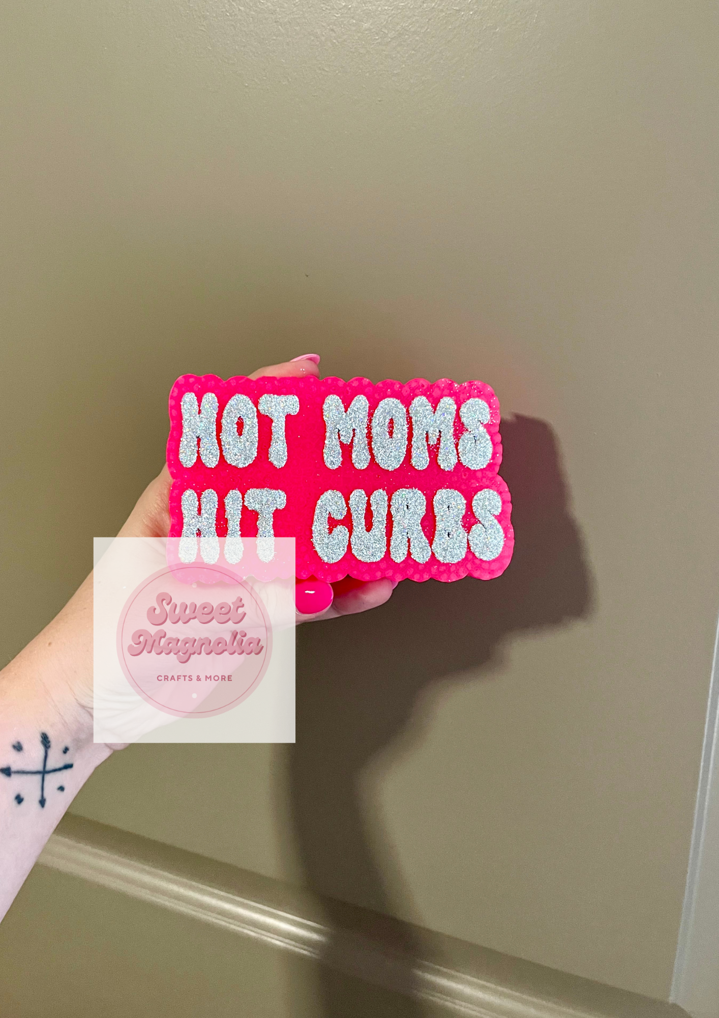 Hot Moms Hit Curbs